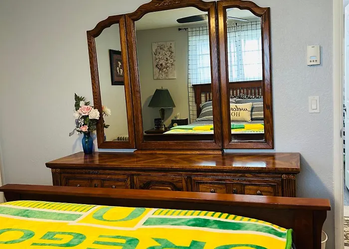 Emerald City 3 Bedroom 1 Bath Home