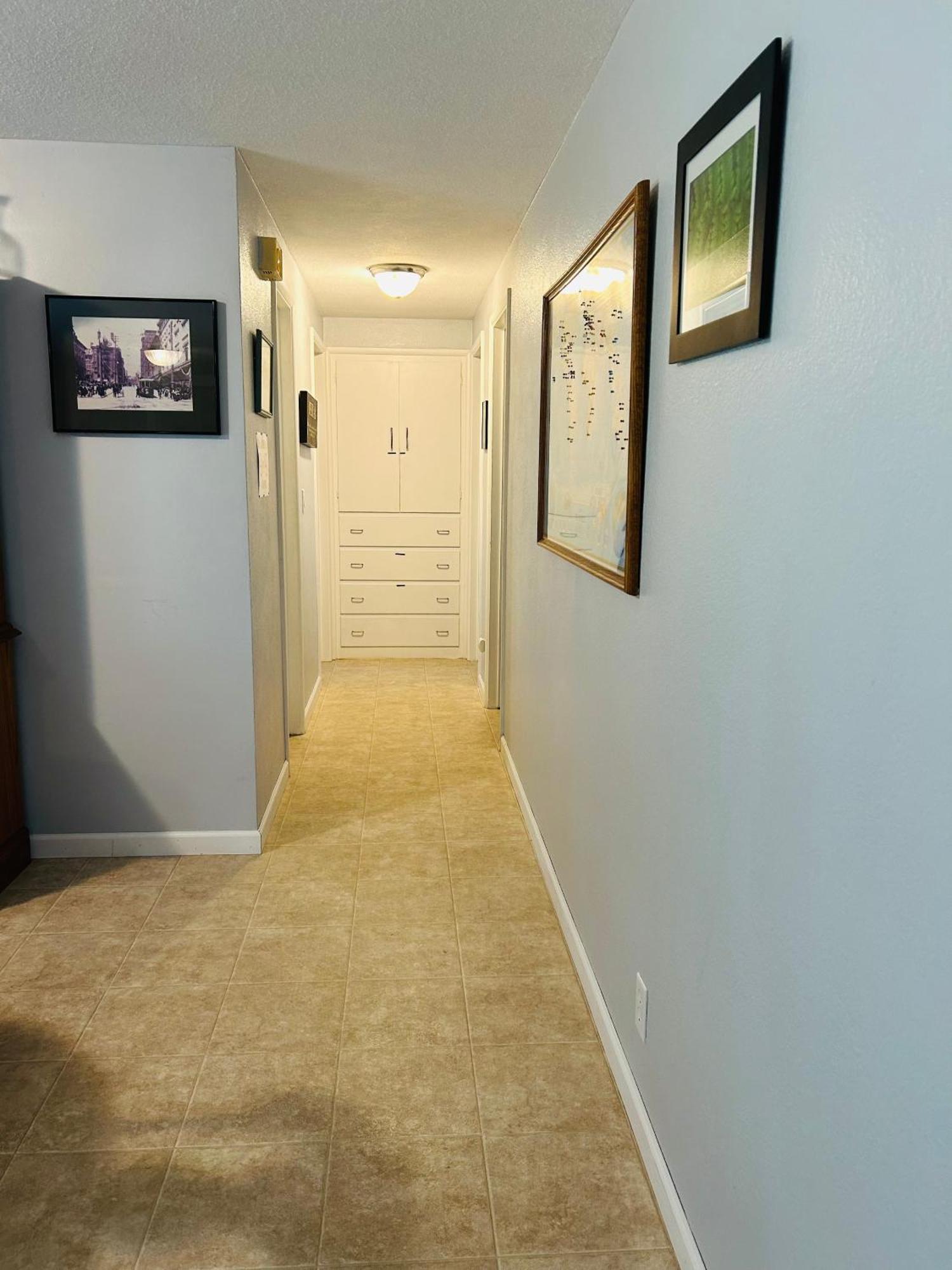 Apartment Emerald 3 Bedroom 1 Bath
