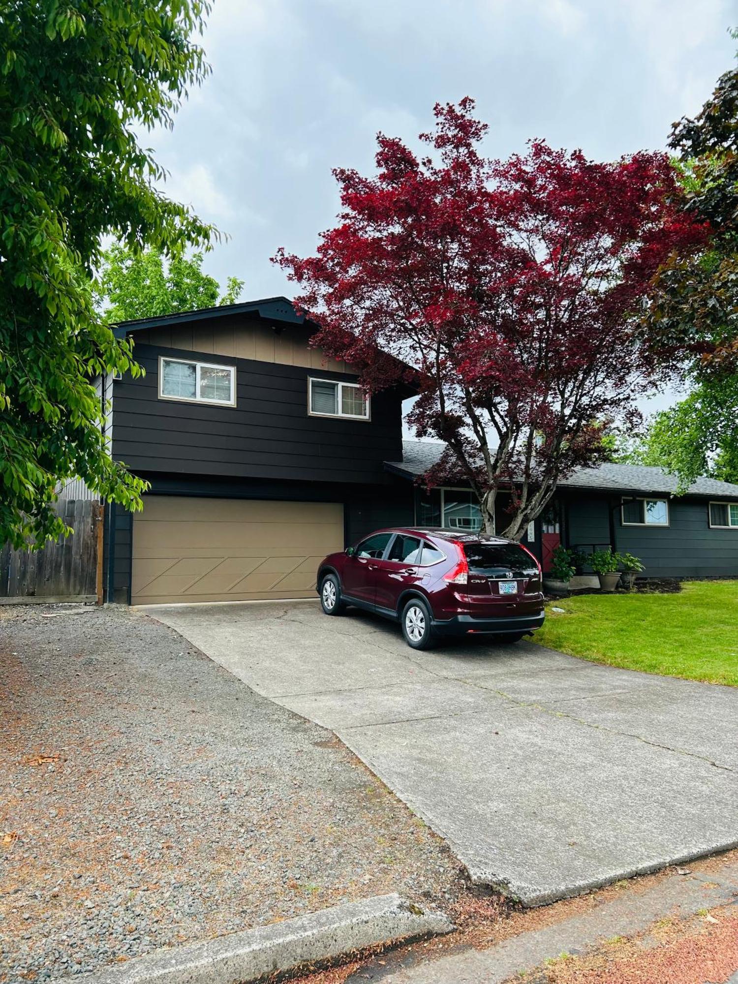 Emerald 3 Bedroom 1 Bath Apartment *