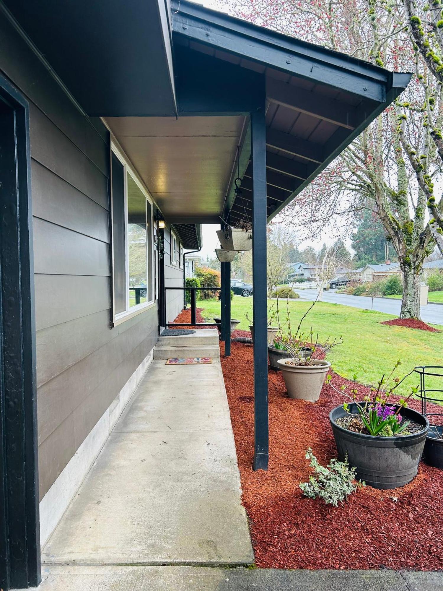 Apartment Emerald 3 Bedroom 1 Bath *