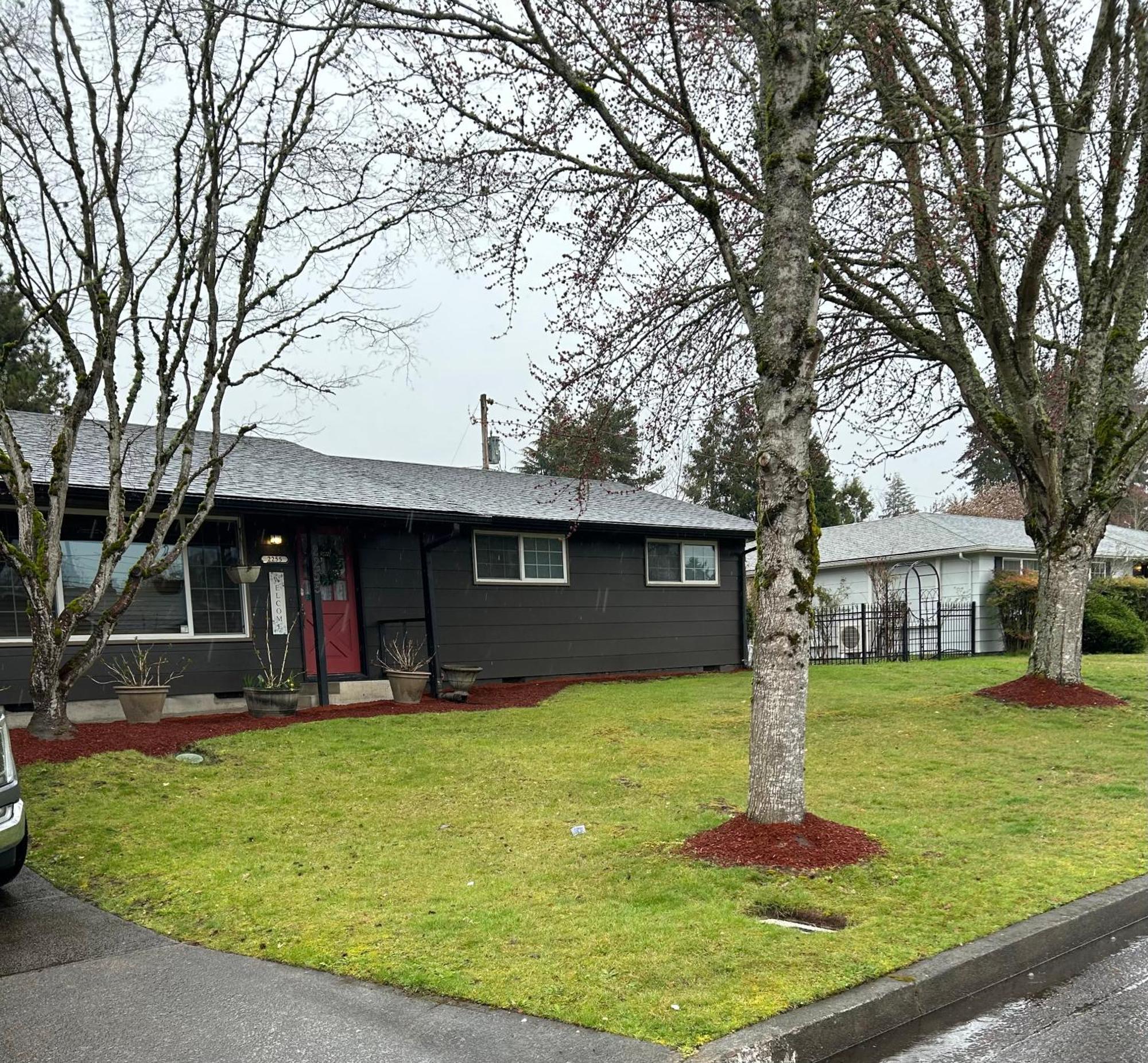 Apartment Emerald 3 Bedroom 1 Bath Eugene